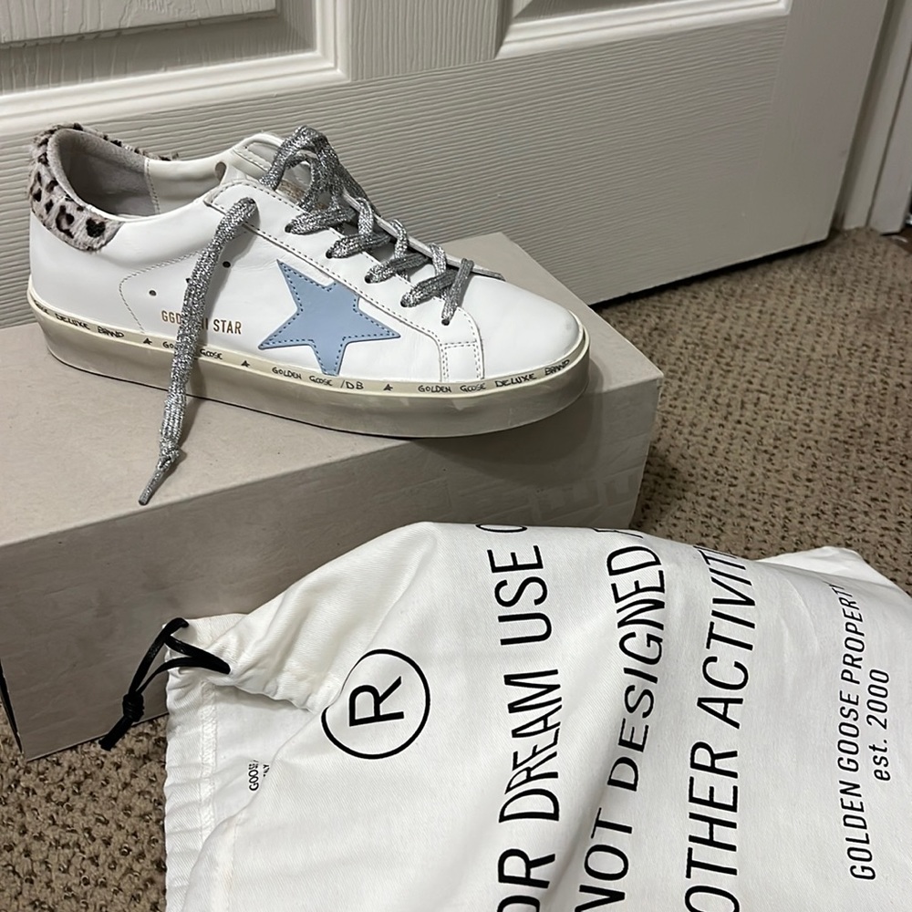 Golden Goose size 39, barely worn!